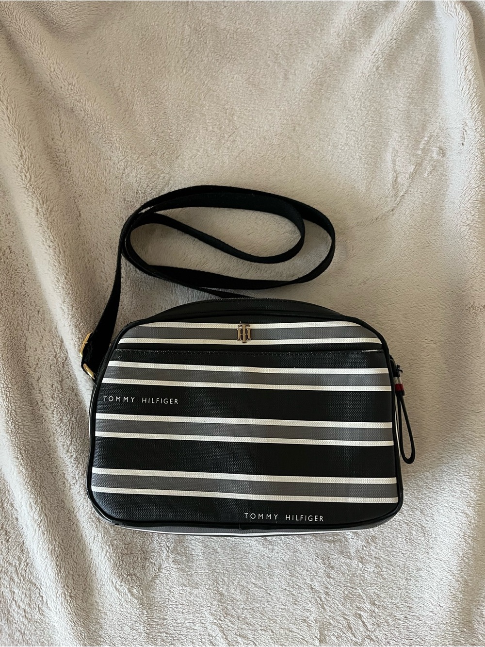 TH Tommy Hilfiger Back